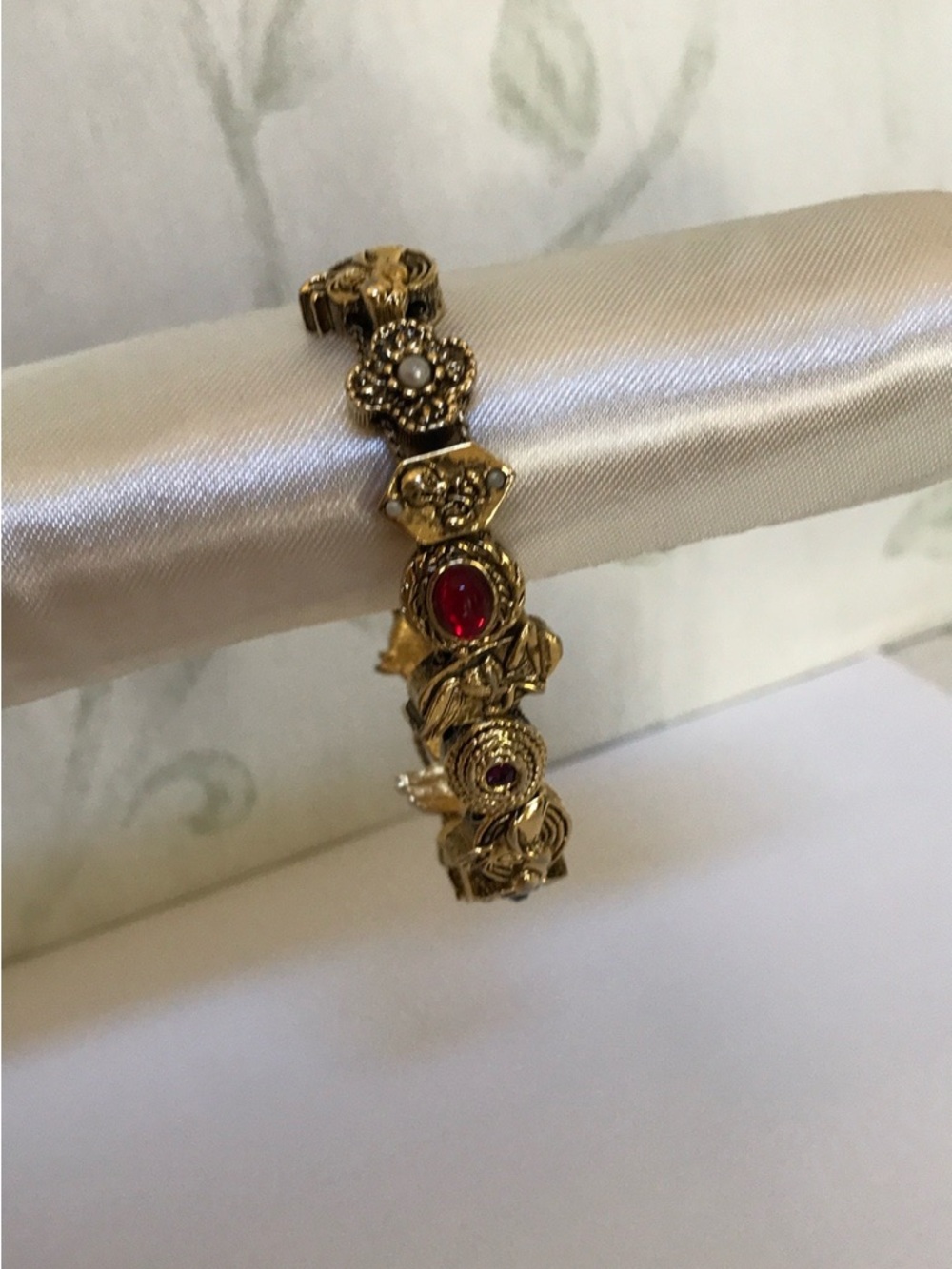LOONEY TUNES / WARNER BROS ‘CHARM’ BRACELET